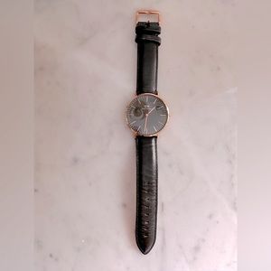 Daniel Wellington watch! Excellent condition.
